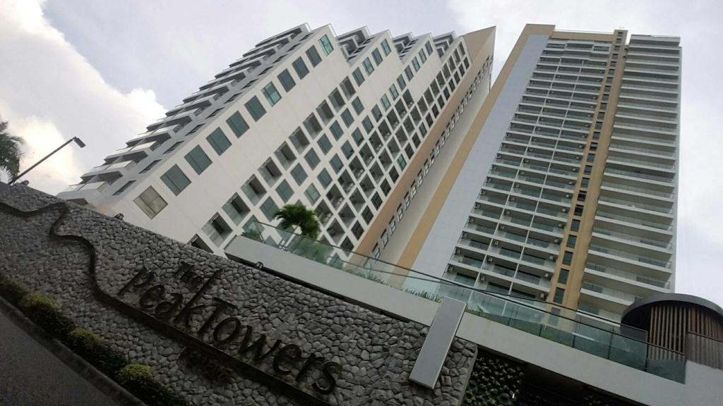 Peak Tower In Phatumnak Pattaya Extérieur photo