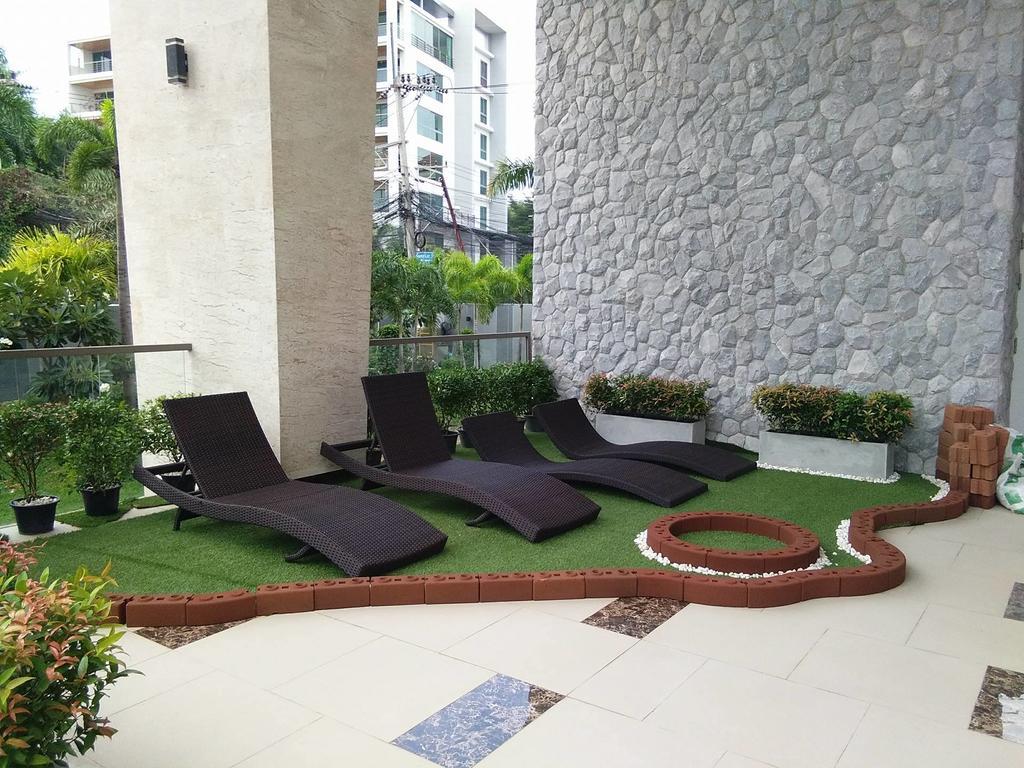 Peak Tower In Phatumnak Pattaya Extérieur photo
