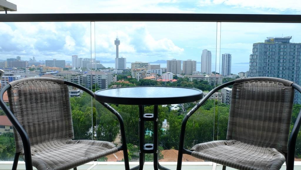 Peak Tower In Phatumnak Pattaya Extérieur photo