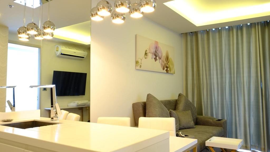 Peak Tower In Phatumnak Pattaya Extérieur photo